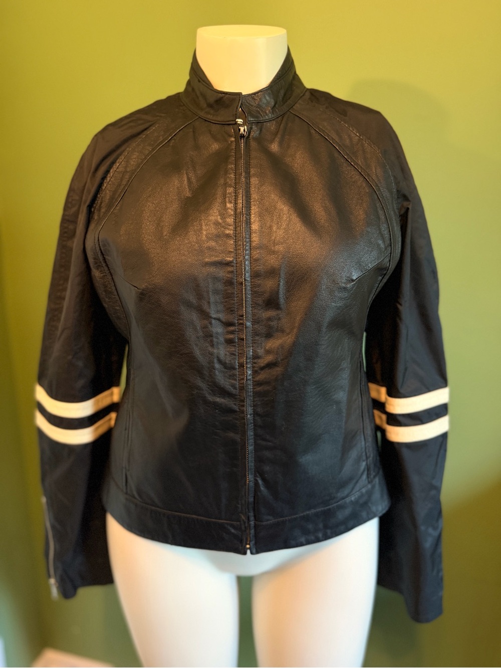 Wilsons Leather Black Bomber 90’s leather jacket size Large